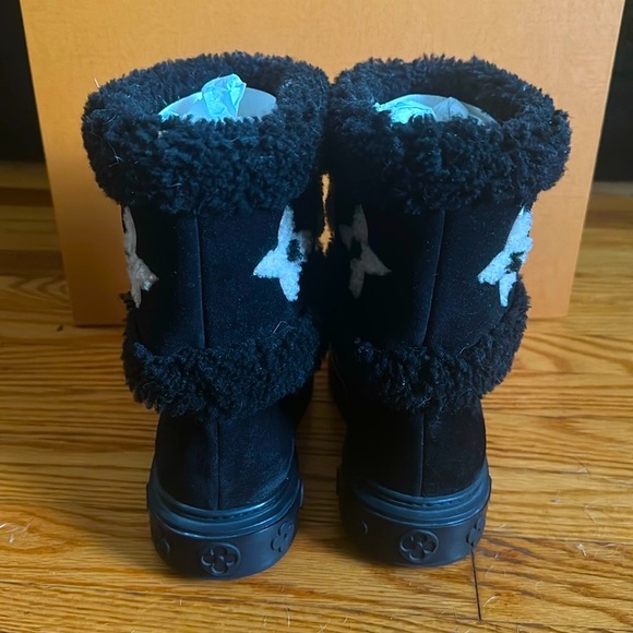 Louis Vuitton Black Snowdrop Flat Ankle Boots - Picture 7 of 14